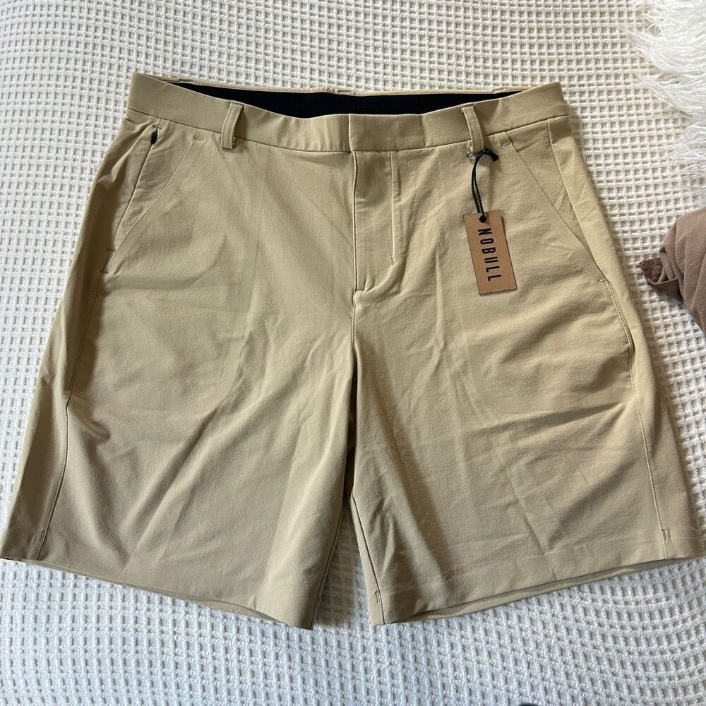NOBULL mens golf tour shorts 9” beige